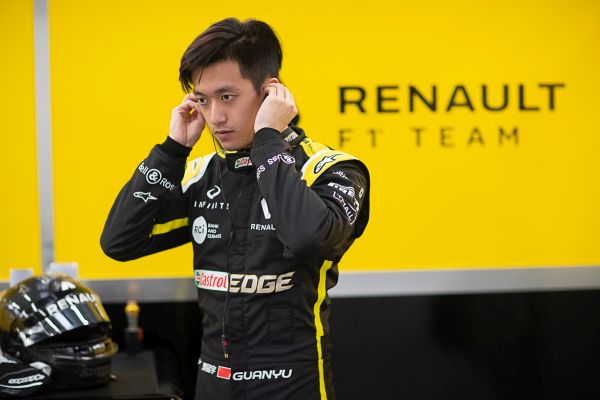 renault-f1-guanyu-zhou11.jpg