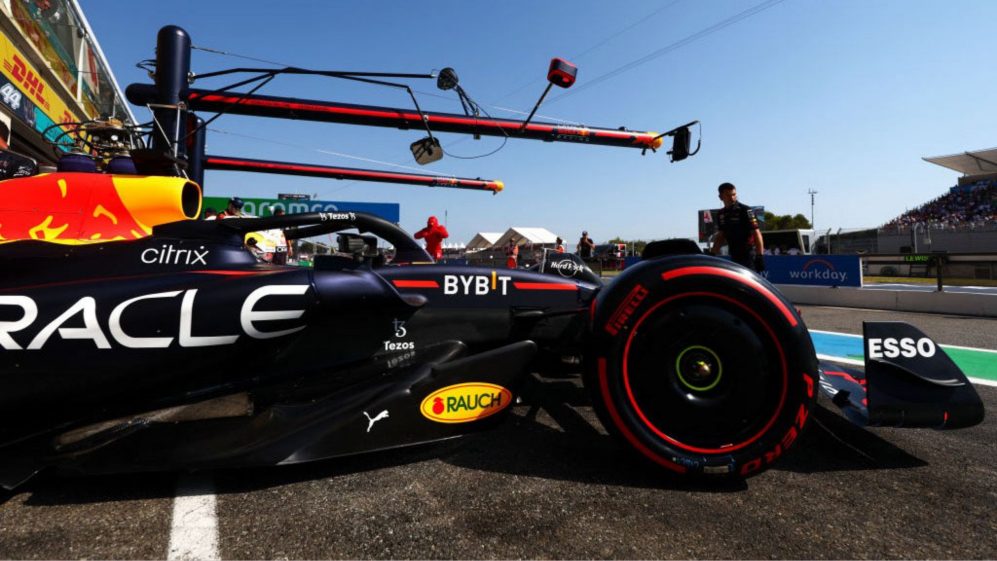 LE CASTELLET, FRANCE - JULY 23: Max Verstappen of the Netherlands driving the (1) Oracle Red Bull Racing RB18 leaves the garage during qualifying ahead of the F1 Grand Prix of France at Circuit Paul Ricard on July 23, 2022 in Le Castellet, France. (Photo by Mark Thompson/Getty Images)