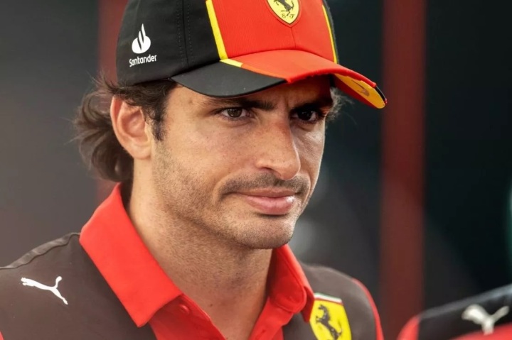 carlos-sainz-scuderia-ferrari.jpeg