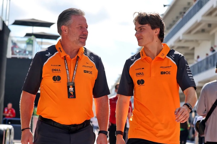 zak-brown-and-oscar-piastri-68f9cc25d9504.jpg