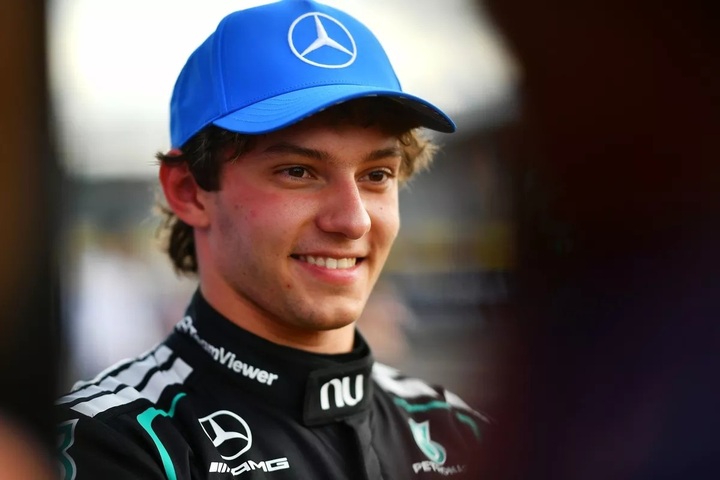 andrea-kimi-antonelli-mercedes (1).jpg