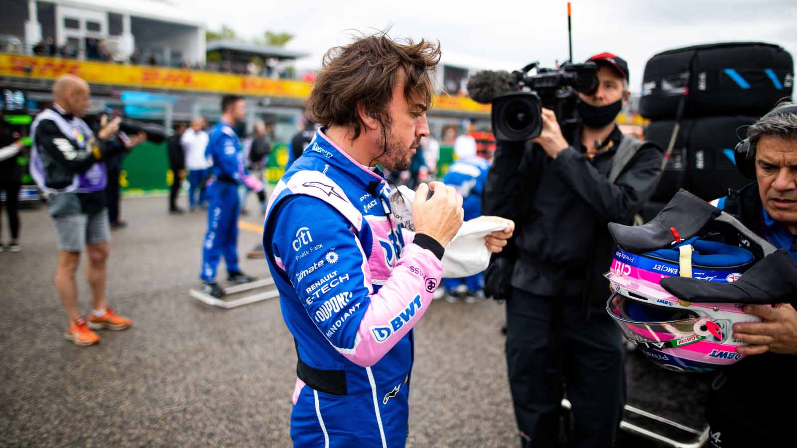 Fernando Alonso says his bad luck is "unbelievable" after Imola retirement