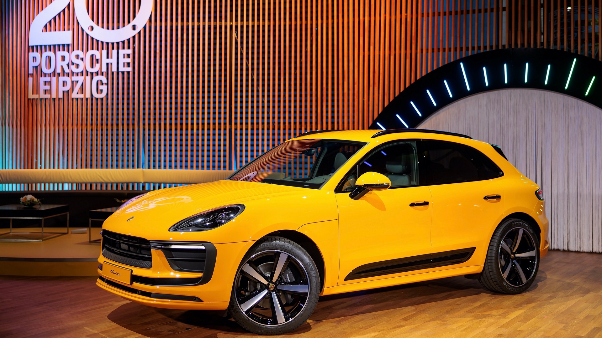Signal-Yellow-Porsche-Macan-4.jpeg