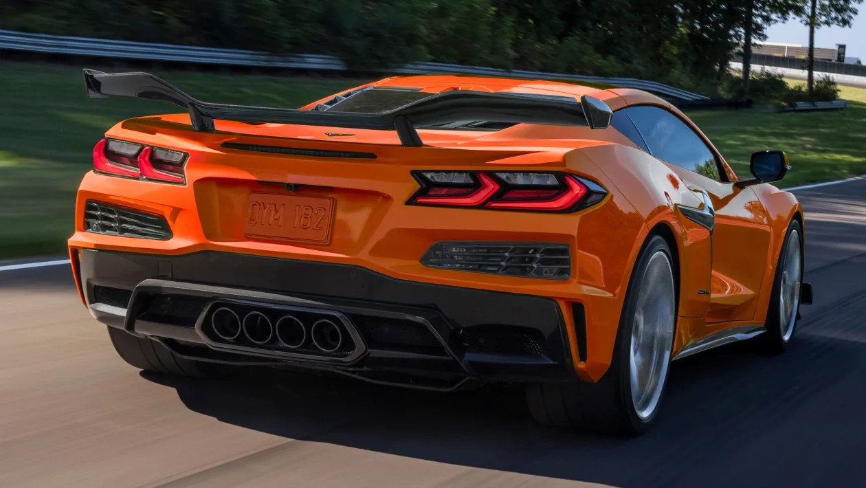 Corvette C8 Z06-2.jpg