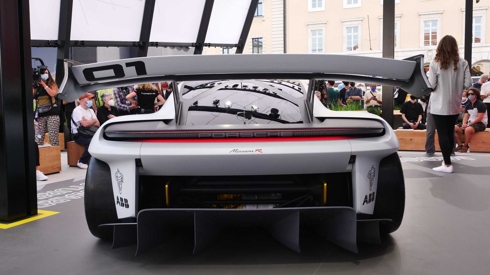 live-photos-of-porsche-mission-r-from-iaa-2021 (4).jpg