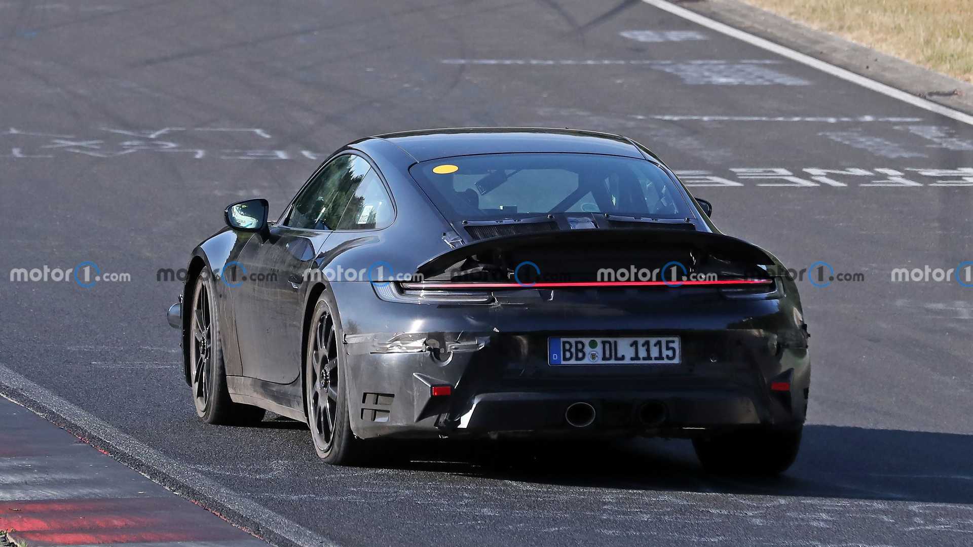 porsche-911-gts-hybrid-spy-photos (4).jpg