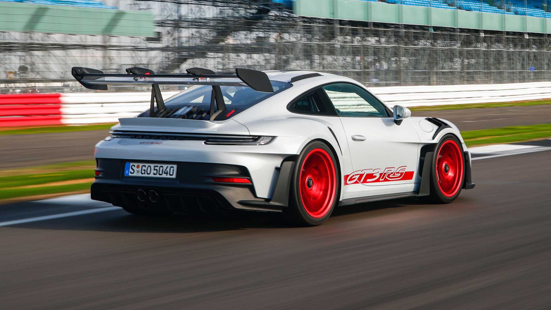 2023-porsche-911-gt3-rs (3).jpg