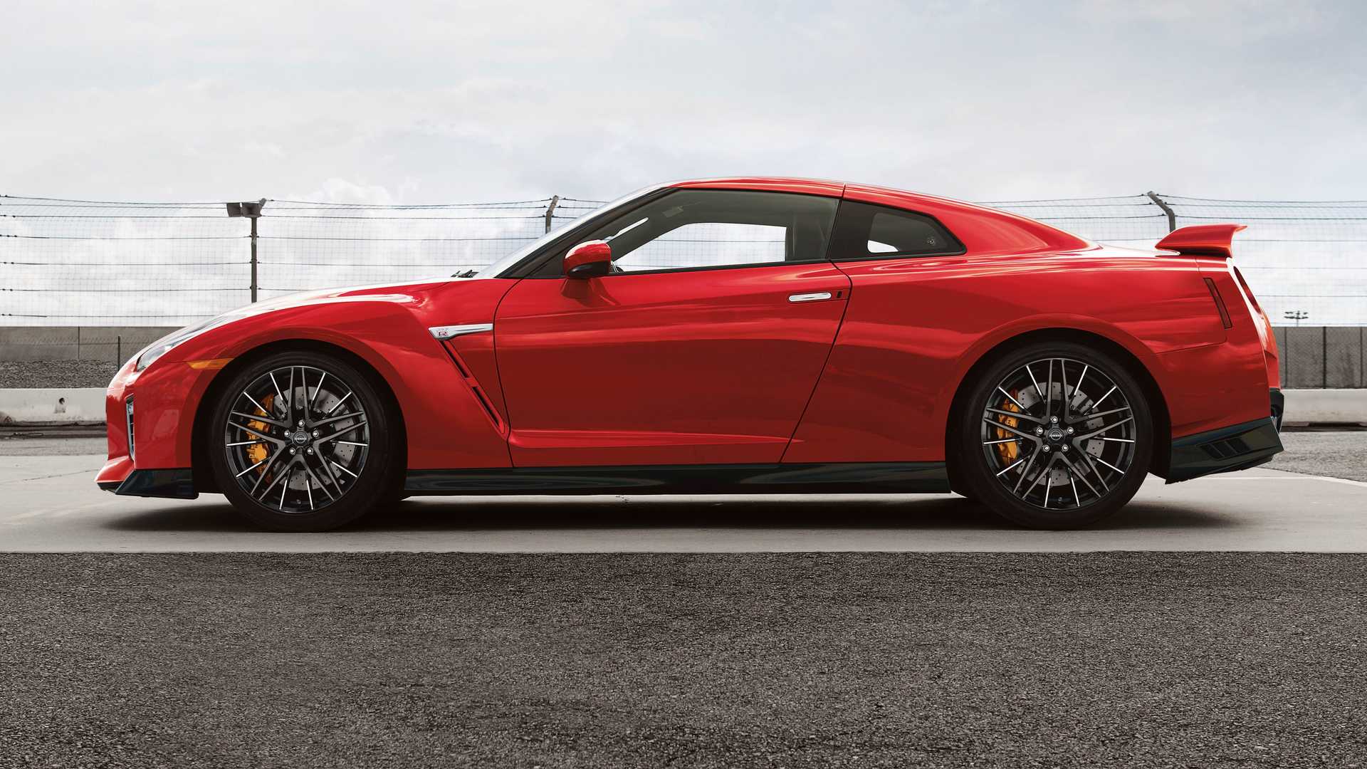 2023-nissan-gt-r (1).jpg