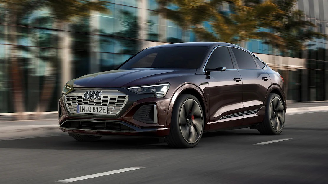 2024-audi-q8-sportback-front-three-quarter-motion2.jpg