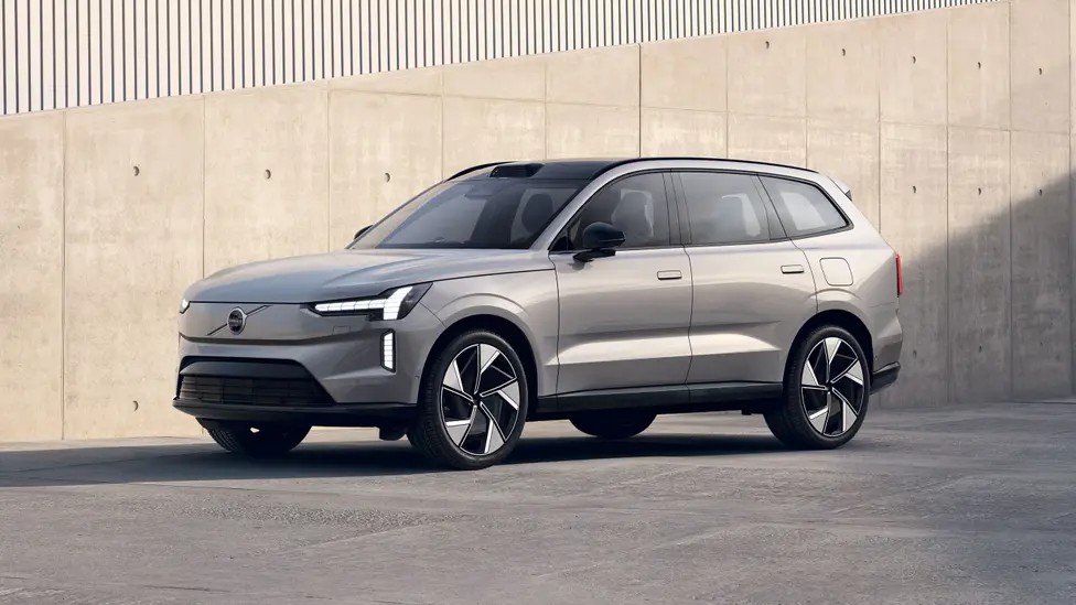 1 Volvo EX90.jpg