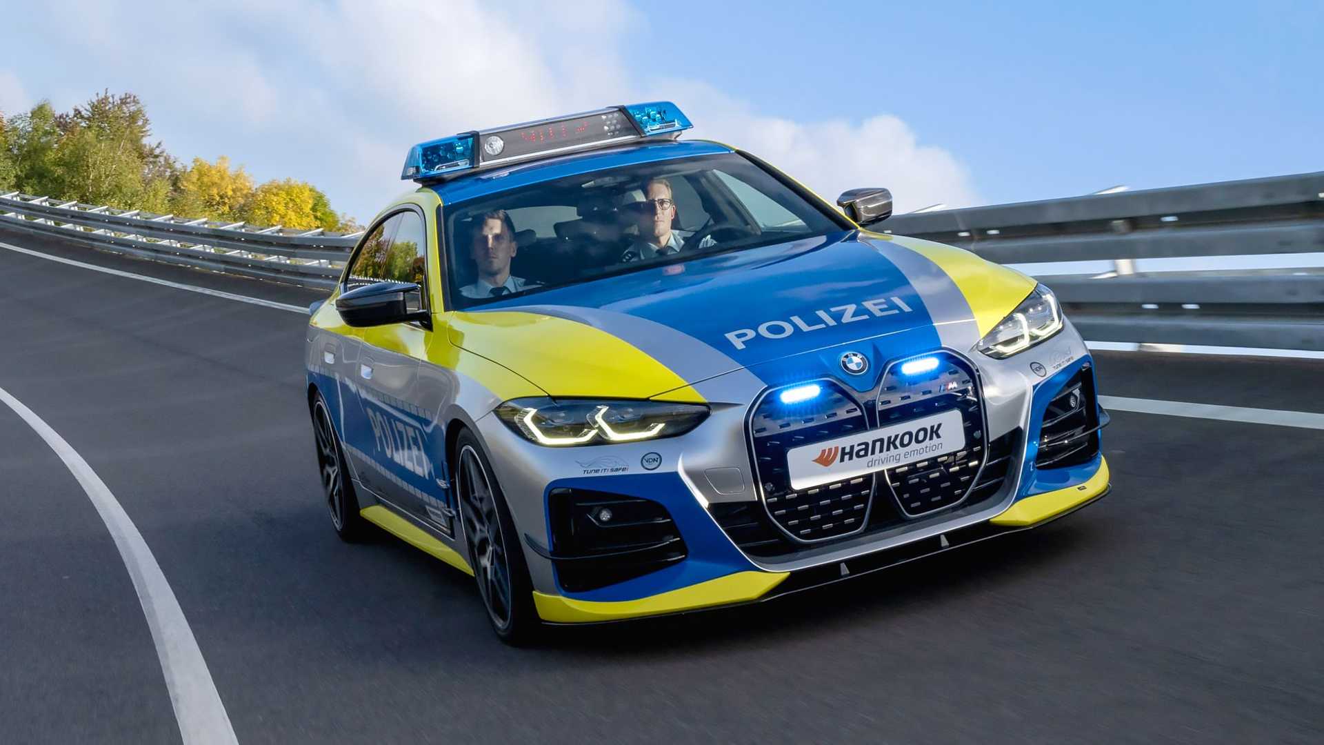 bmw-i4-by-ac-schnitzer-tune-it-safe--polizeifahrzeug-2022 (3).jpg