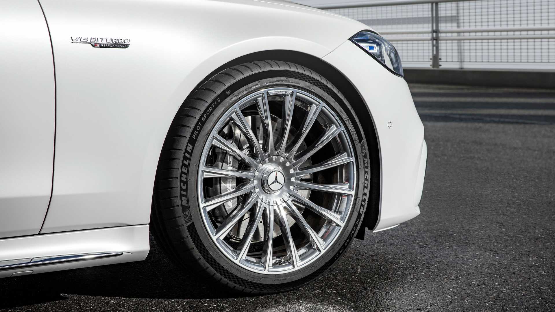 2023-mercedes-amg-s-63-e-performance (4).jpg