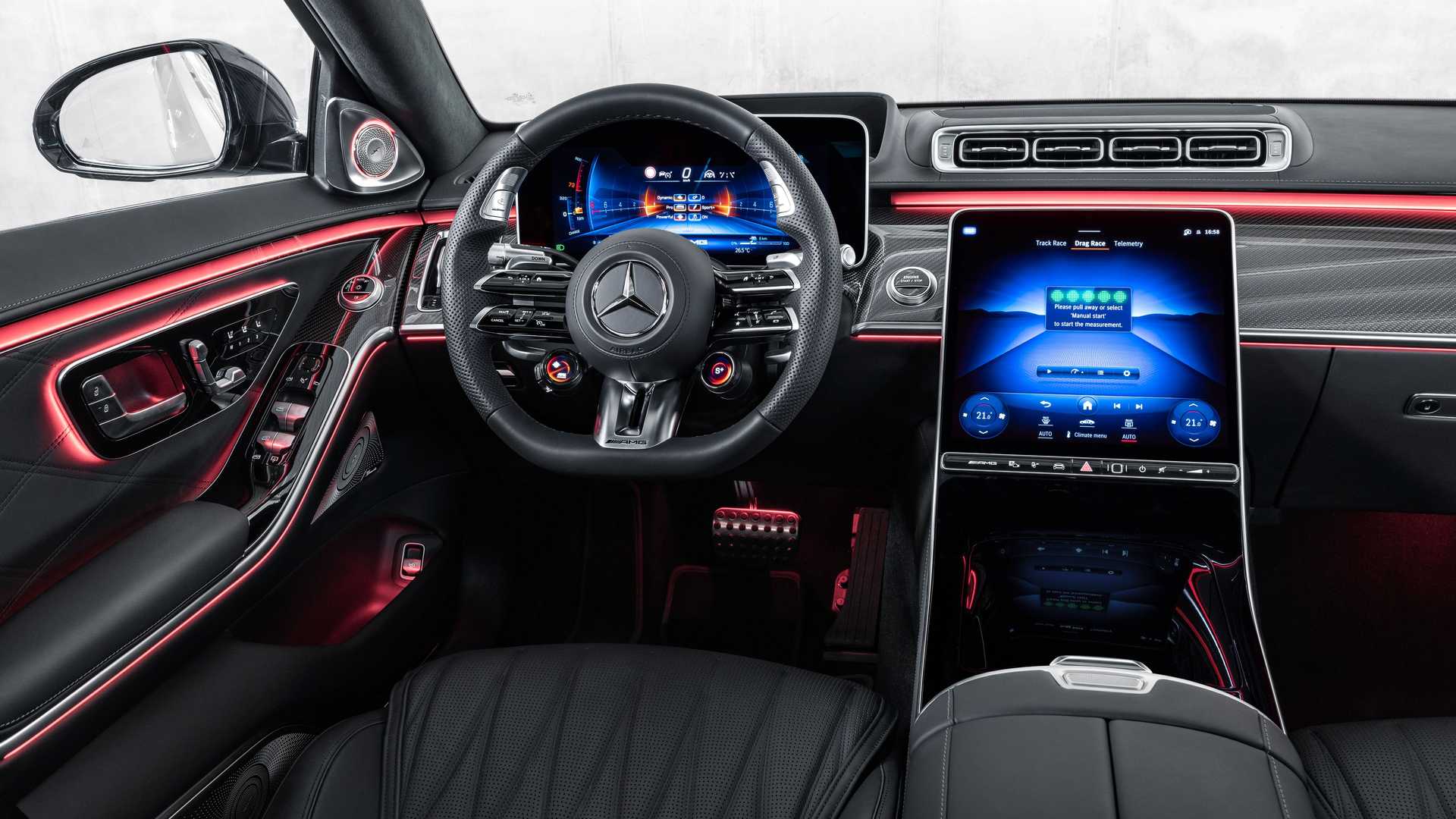2023-mercedes-amg-s-63-e-performance (9).jpg