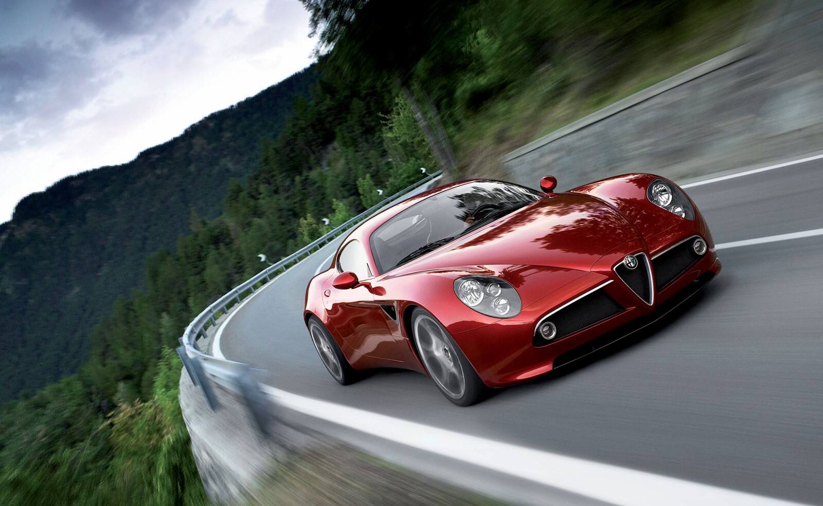 2007-alfa-romeo-8c-competizione-2.jpg