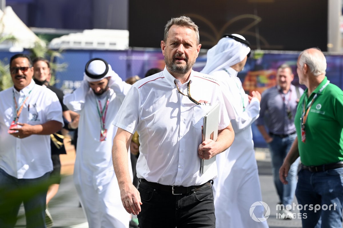 steve-nielsen-sporting-directo-1.jpg