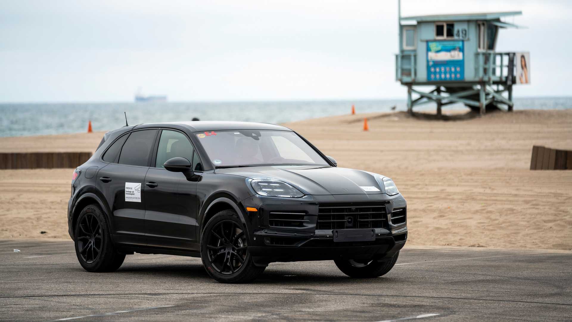 2024-porsche-cayenne-facelift-teaser (2).jpg
