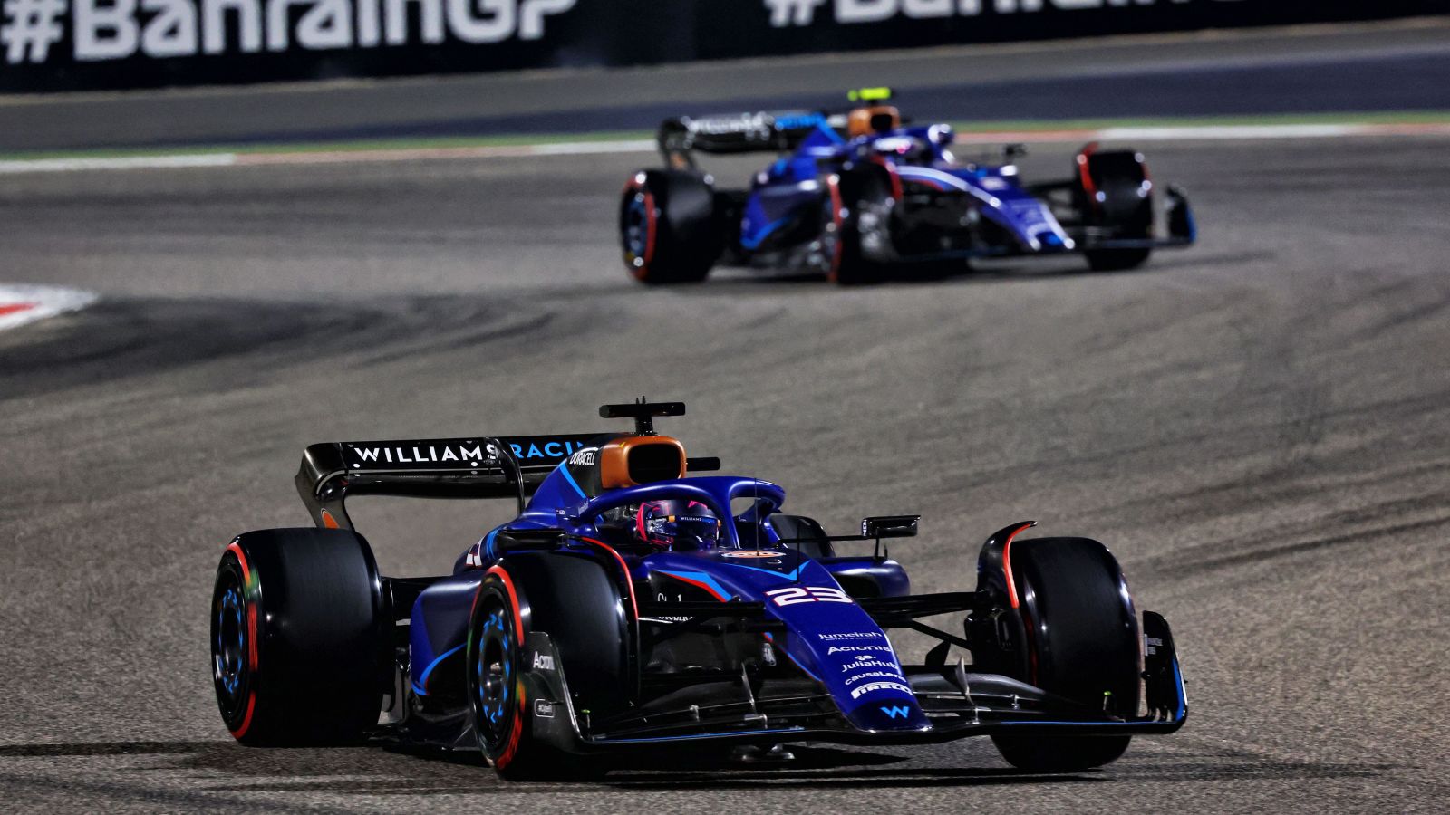 Alex Albon ahead of Williams colleague Logan Sargeant, Williams. Bahrain, March 2023.