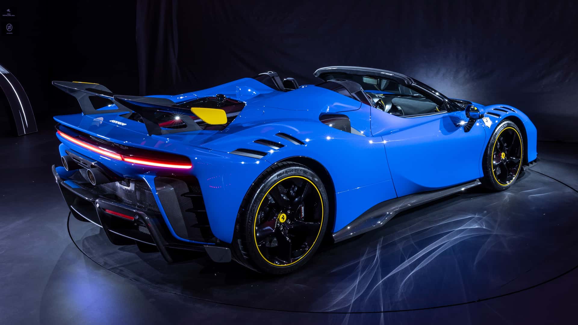 ferrari-sf90-xx-spider-azzurro-dino (1).jpg