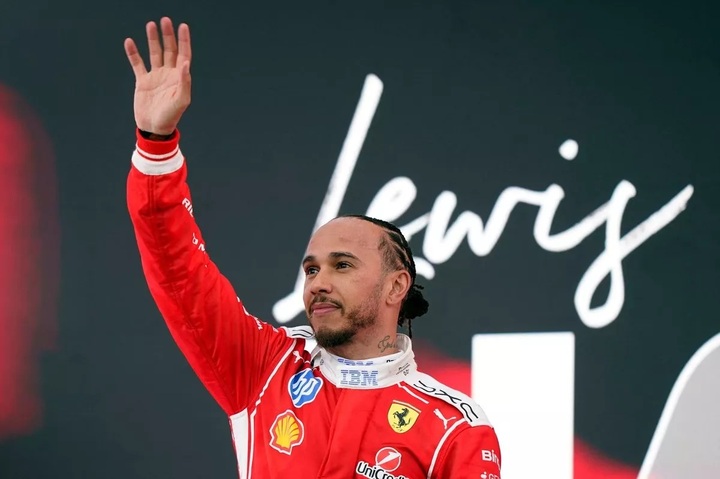 lewis-hamilton-ferrari.jpg lewis-hamilton-ferrari.jpg