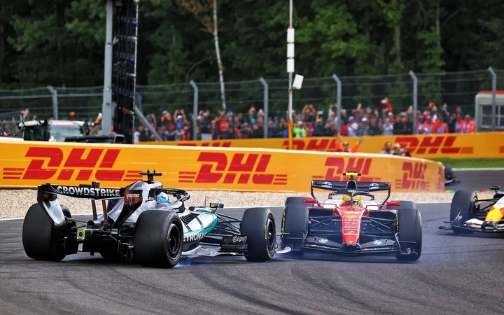 Russell-Hamilton-Belgium-race (1).jpg Russell-Hamilton-Belgium-race (1).jpg