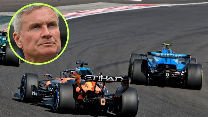 David Coulthard in the circle, Oscar Piastri coming up to lap Carlos Sainz