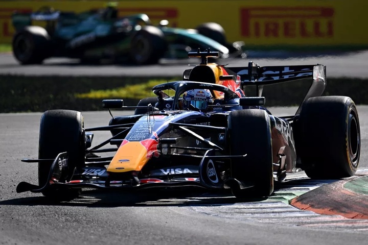 max-verstappen-red-bull-racing (1).jpg max-verstappen-red-bull-racing (1).jpg